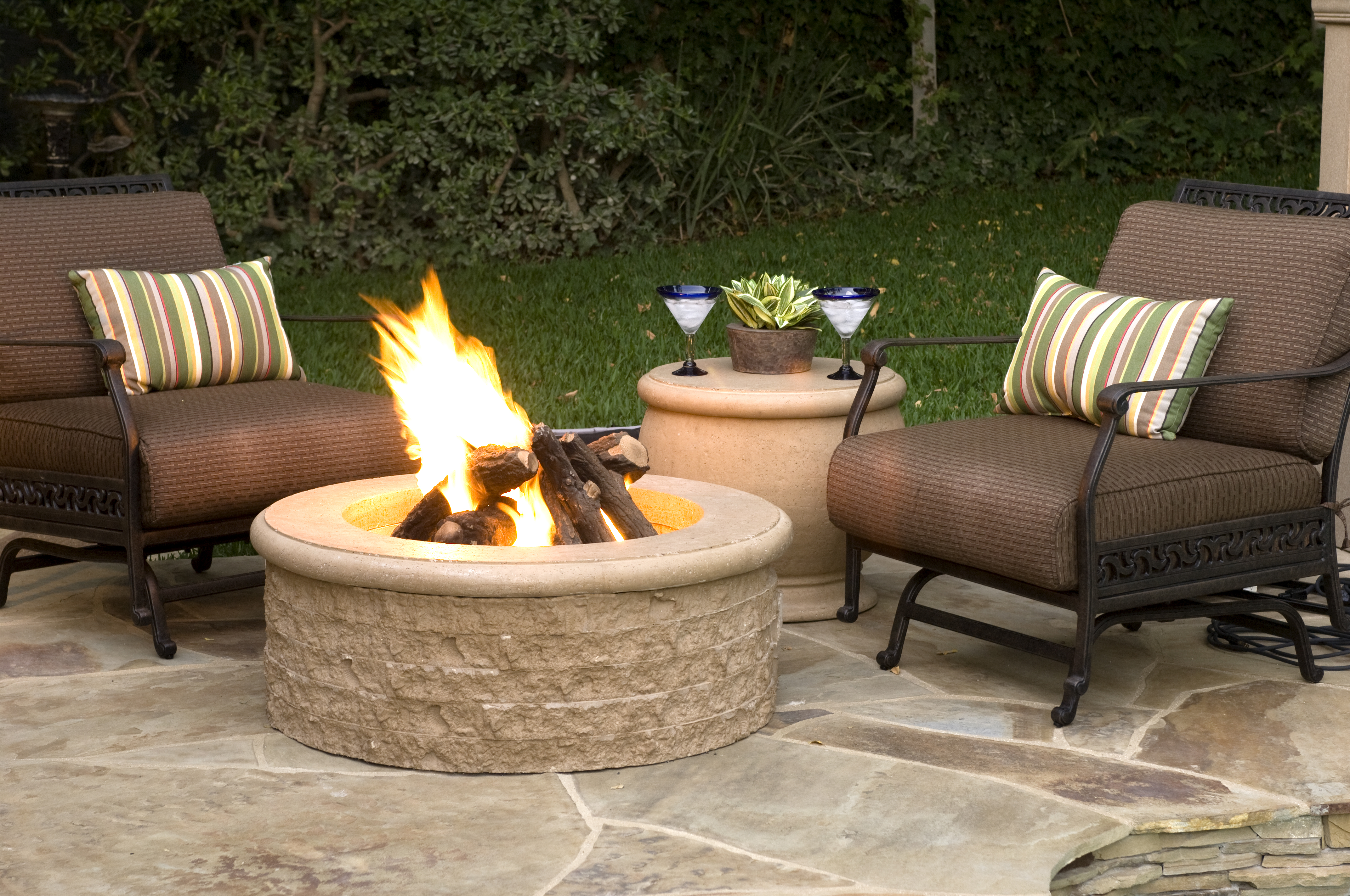 AFD_Chiseled Fire Pit Lifestyle